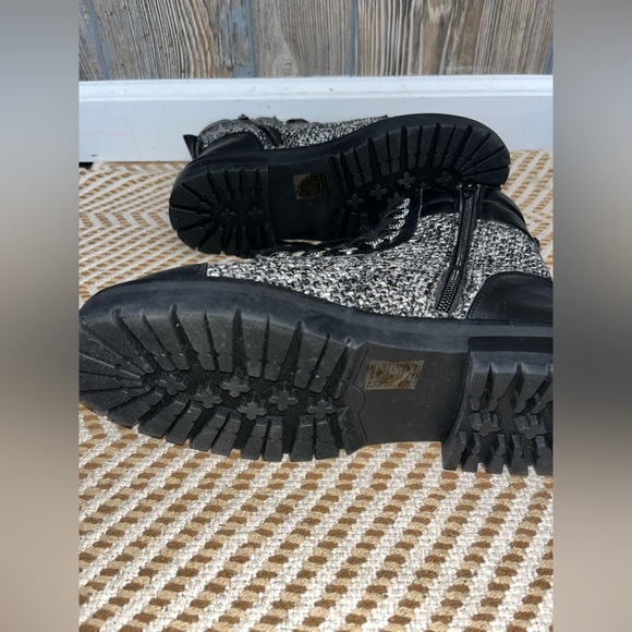 Kurt Geiger London Shore combat boots size 36 NWOT chunky lug sole motto grunge - Picture 5 of 5